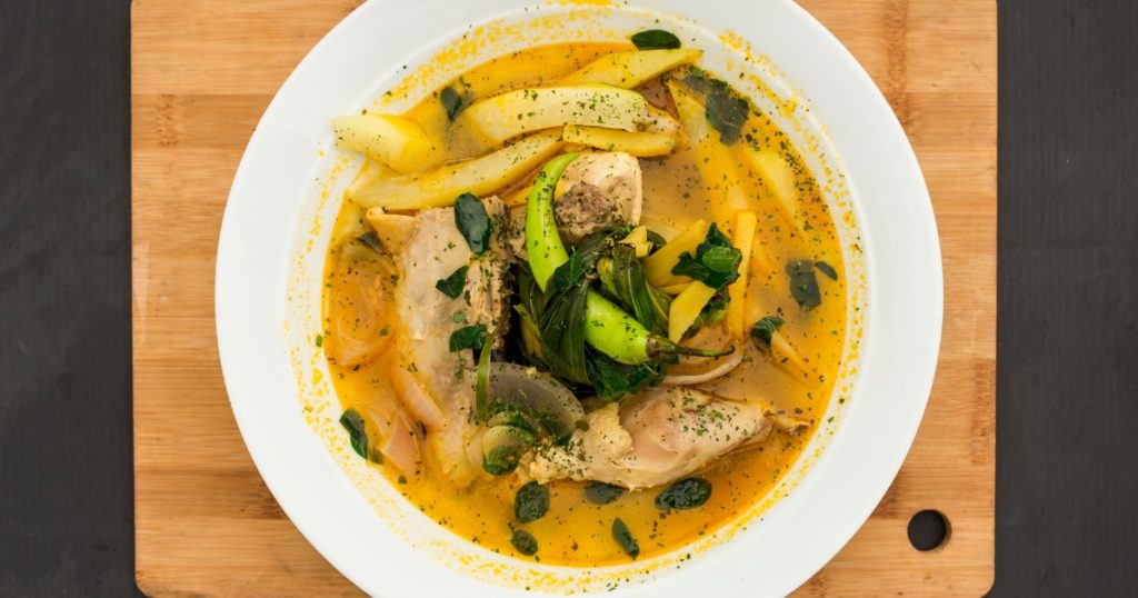 How to prepare and cook a whole chicken tinola