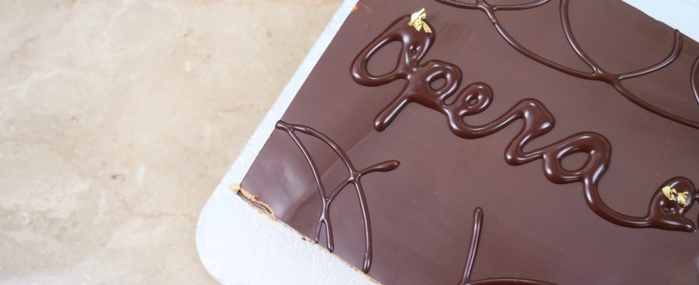 what's an opera cake